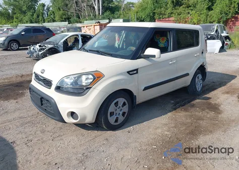 2013 Kia Soul z USA, uszkodzony, nr VIN KNDJT2A5XD7762394